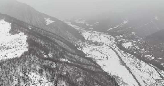 佐治亚州帕萨诺里美丽雪山的鸟瞰图