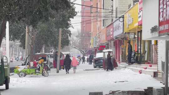 街道行人下雪天1视频素材模板下载