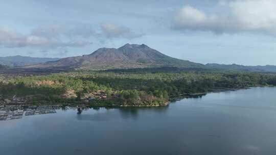 印尼巴厘岛巴图尔火山湖航拍自然风光视频素材模板下载