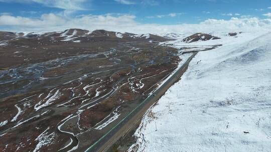 航拍三江源国家公园黄河源巴颜喀拉雪山公路