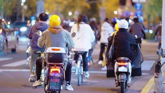 上海街头夜景人文生活外滩人群繁华都市