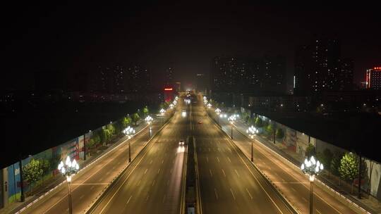 疫情下洛阳城市交通夜景
