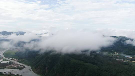 航拍清晨东北山区