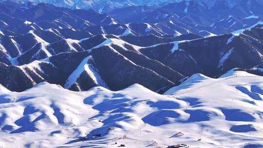 4k航拍冬季雪后祁连山草原