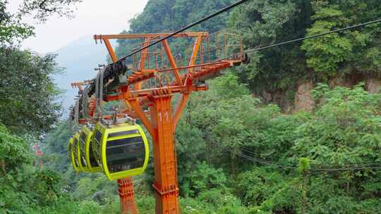 成都青城山后山峡谷缆车实时