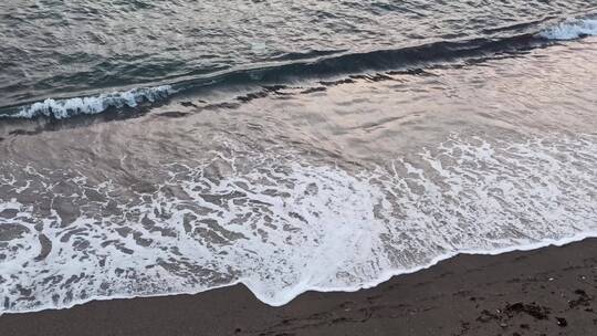 海滩上的海浪