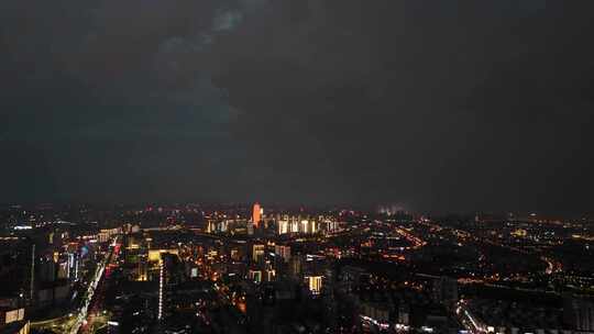 暴雨降至阴霾郑州夜景CBD大玉米