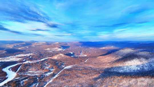 夕阳下的大兴安岭林海雪原