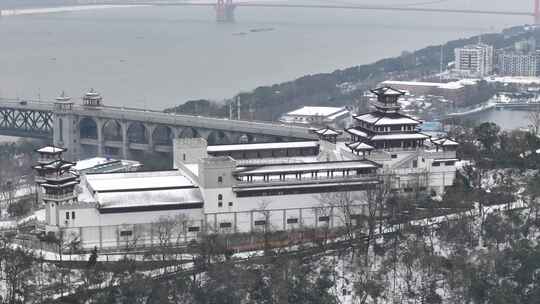 武汉航拍雪景古建筑铁门关晴川阁长江大桥