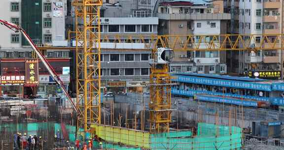 城市中建筑施工现场景象