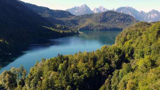 巴伐利亚阿尔卑斯山脉的Hohenschwangau湖