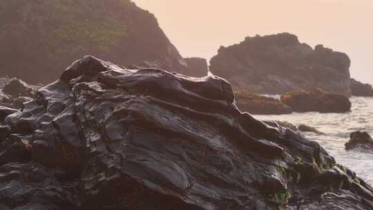 海南万宁山钦湾燕子洞航拍