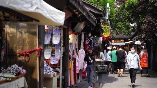 成都锦里古街走路第一视角路上行人街景人流