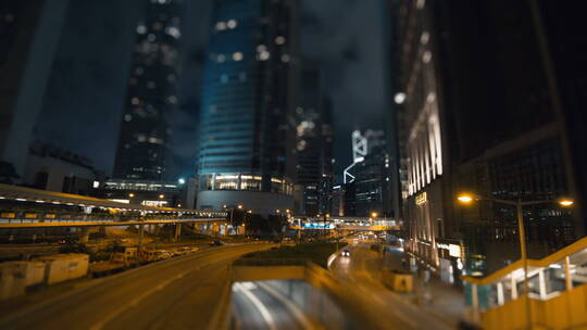 夜晚的城市交通