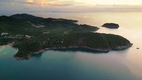 在帕岸岛日落海滩的Koh Nang源岛的