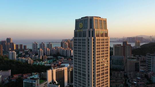 珠海钰海环球大厦吉大珠海空境城市建筑视频素材模板下载