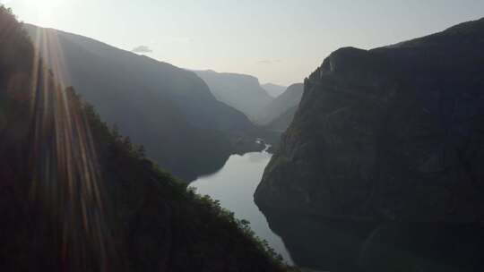 挪威，峡湾，悬崖，树木