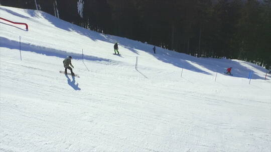雪山滑雪场滑雪运动