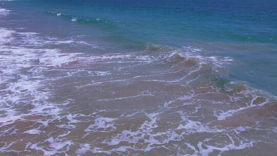 航拍大海海浪流动律动海水实拍视频素材模板下载