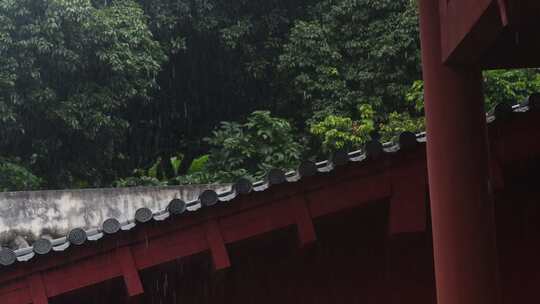 雨天古风建筑屋檐下雨水滴意境