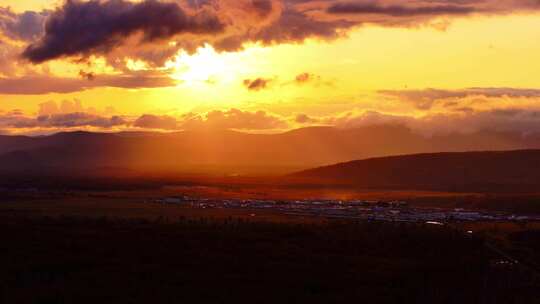 快进X10 航拍大兴安岭金色秋天