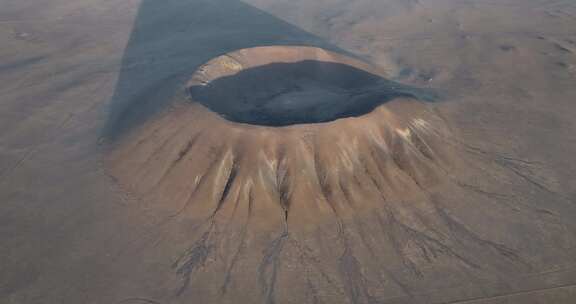 内蒙古马蹄山火山口航拍