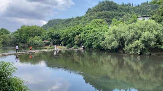 贵州省贵阳市花溪十里河滩景色