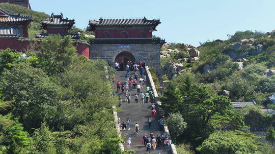 中国山东泰安泰山山顶风景风景区云海