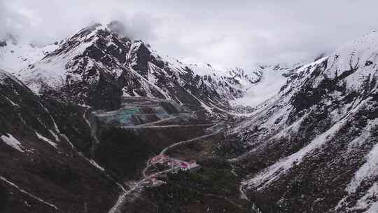 西藏墨脱G559扎墨公路雪山航拍风光