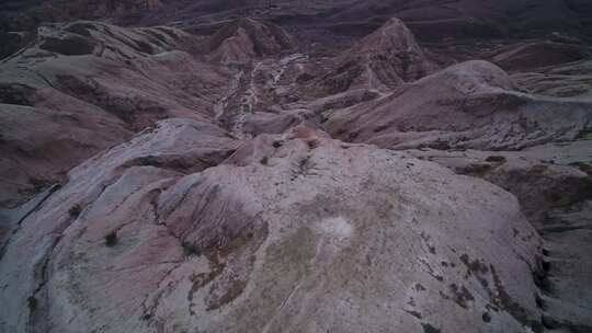 B新疆准噶尔盆地大漠戈壁山峦3视频素材模板下载