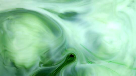 墨绿色流动的液体