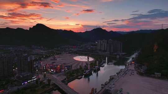 城市河畔晚霞全景