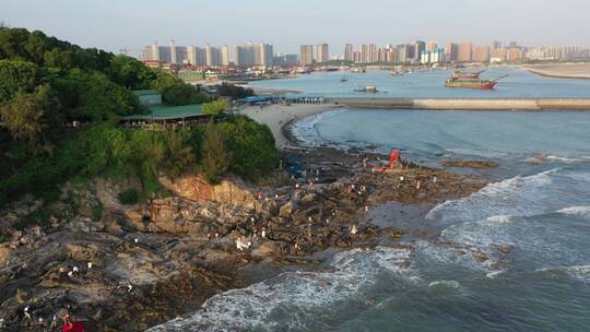 北海市冠头岭海枯石烂灯塔海岸线自然风光