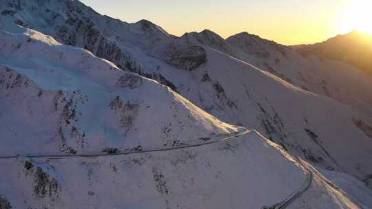 巴郎山高原雪山风景