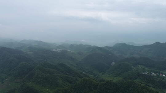 云南镇雄丘陵山地 下雨天