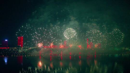 烟花 城市烟花 节日庆祝 西安奥体中心夜景