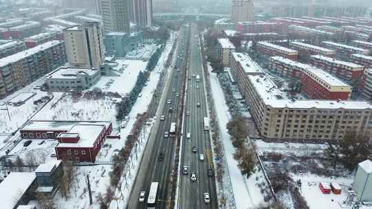 城市街道雪景航拍