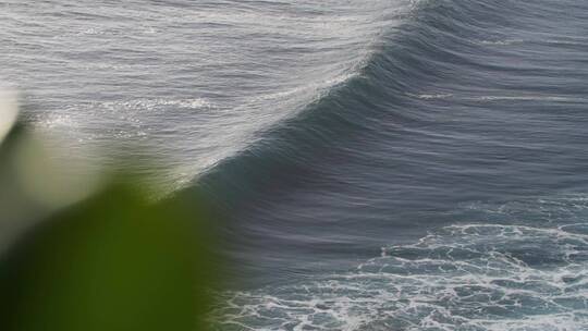 波涛汹涌的海浪