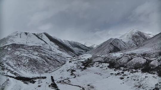 西藏察隅县雪山航拍