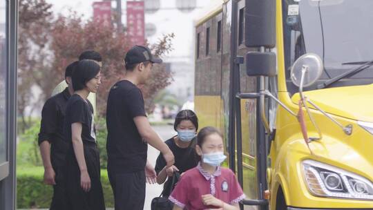 校园 中小学生 生活 娱乐