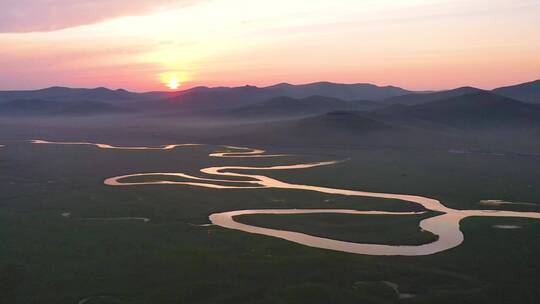 莫日格勒河日出美景