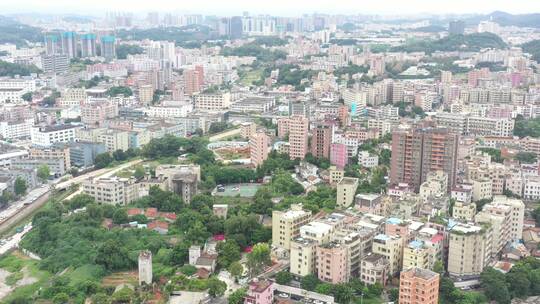 航拍深圳龙华区观澜城市建筑景观