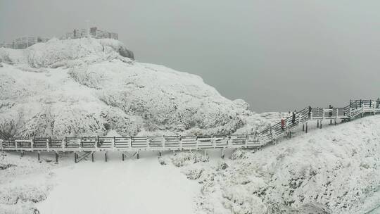 航拍雪山雪景