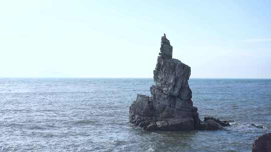 海浪拍打岩石 海浪拍打礁石 浪翻滚