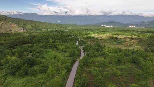 腾冲火山地热公园公路航拍