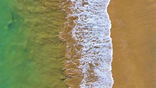 大海海边海水海浪沙滩海滩航拍海岸线风景唯