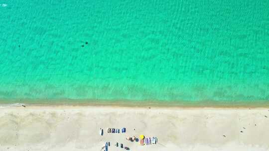 海南三亚亚龙湾玻璃海绿松石色白沙滩海岸线