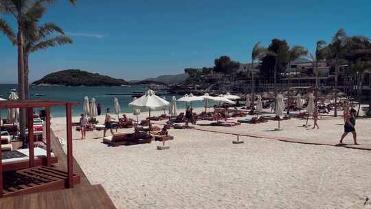 大海海岛森林沙滩行人人群游客度假休闲玩乐