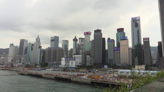 香港维多利亚港岸上的楼群
