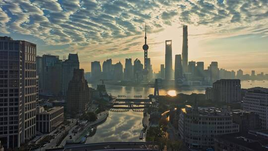 上海·陆家嘴早晨日出
